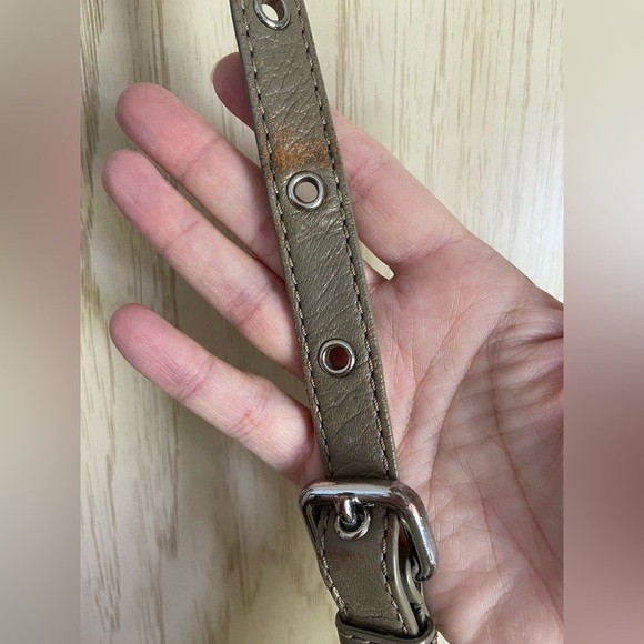 MARC JACOBS Olive Tan DISTRESSED Preppy Leather Flap SHOULDER BAG CROSS BODY - Picture 4 of 16